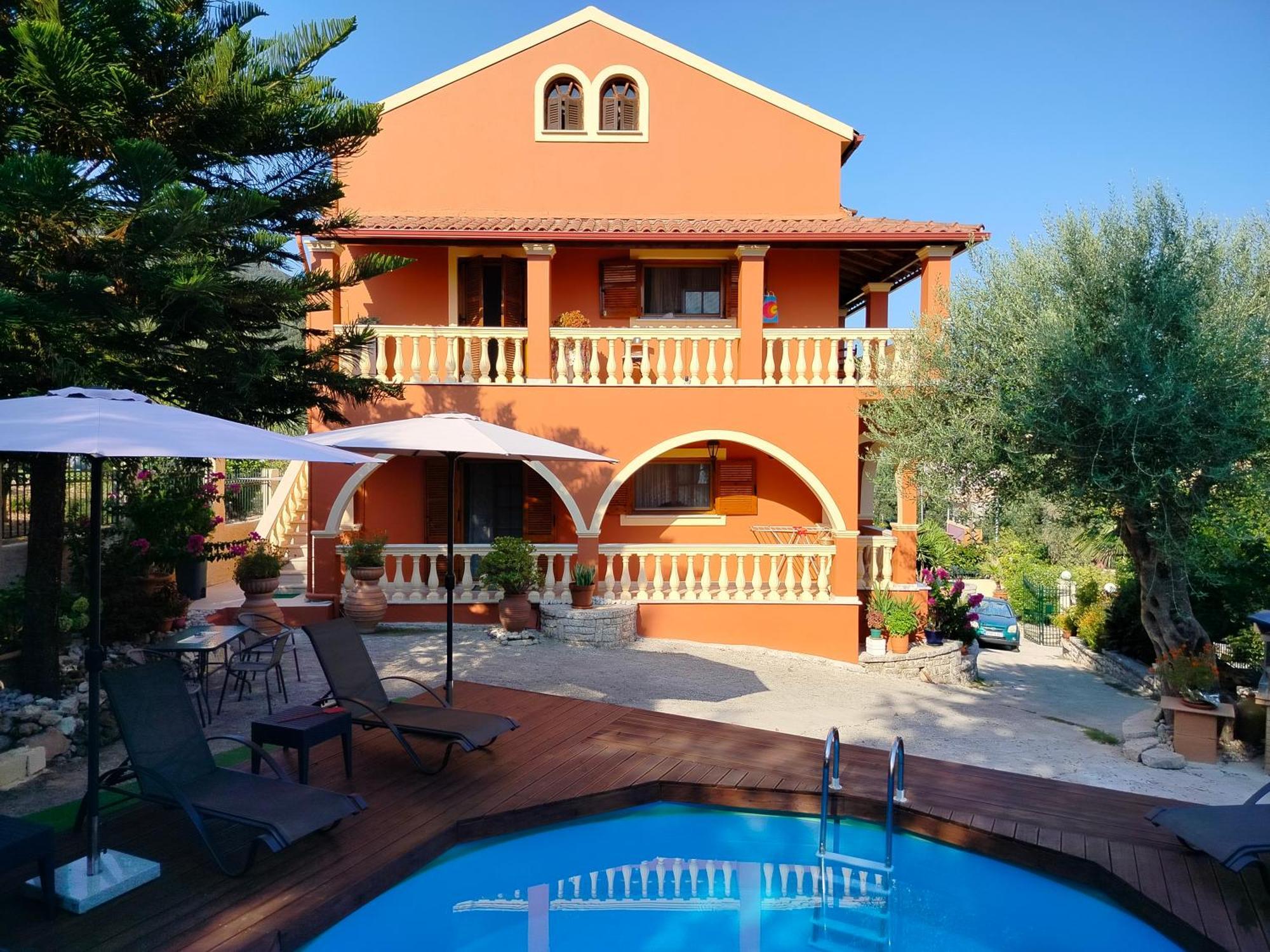 Seaside Pool Mesongí